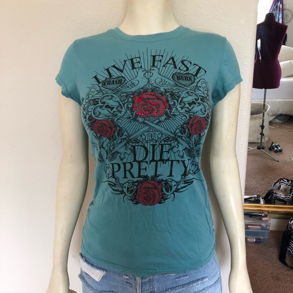 ‘Live Fast Die Pretty’ graphic tee